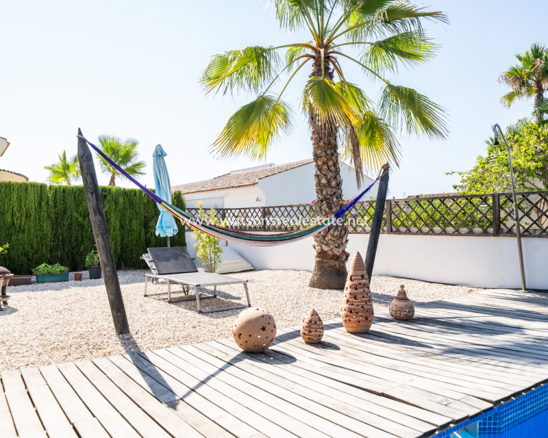 Resale - Detached - Urb. La Marina