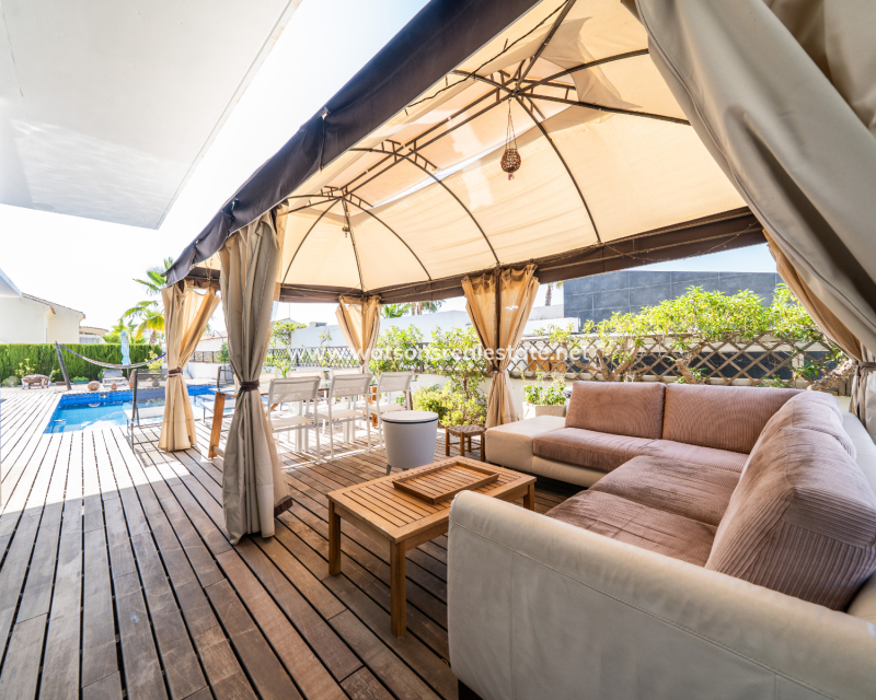 Resale - Detached - Urb. La Marina
