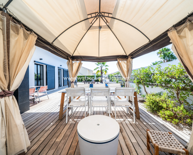 Resale - Detached - Urb. La Marina