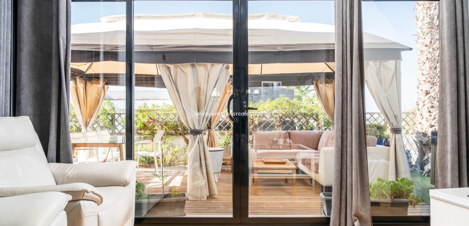 Resale - Detached - Urb. La Marina