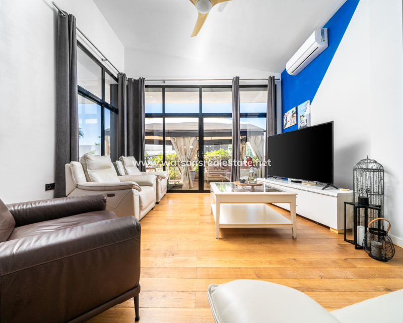 Resale - Detached - Urb. La Marina
