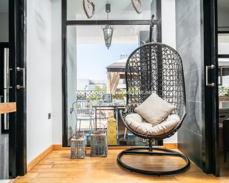 Resale - Detached - Urb. La Marina