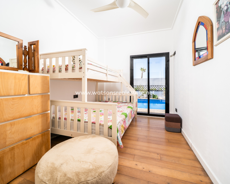 Resale - Detached - Urb. La Marina