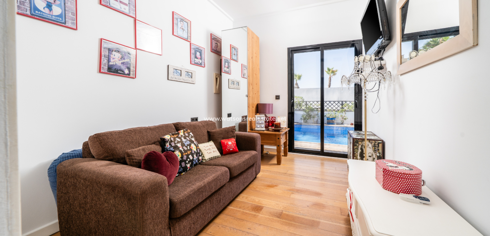 Resale - Detached - Urb. La Marina