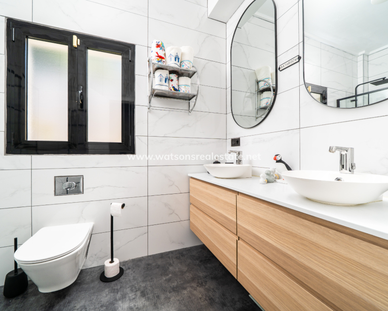 Resale - Detached - Urb. La Marina