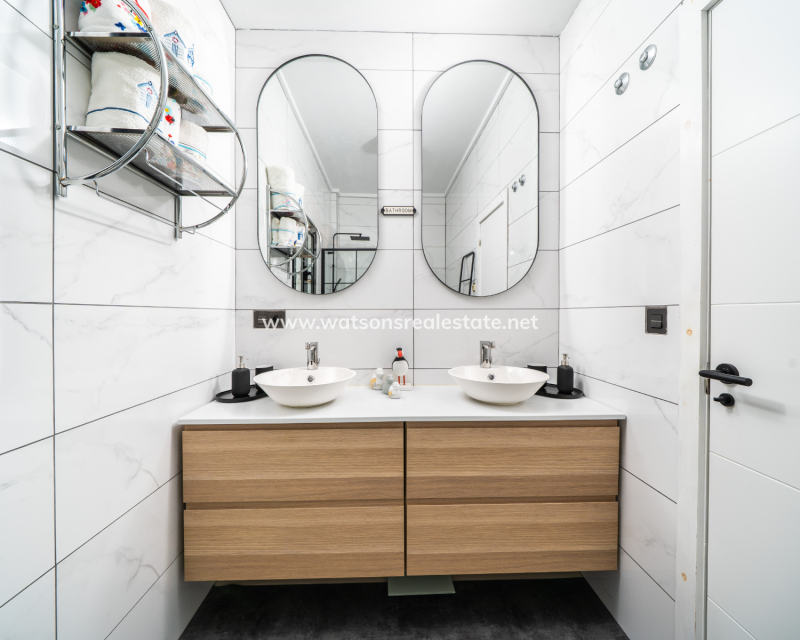 Resale - Detached - Urb. La Marina