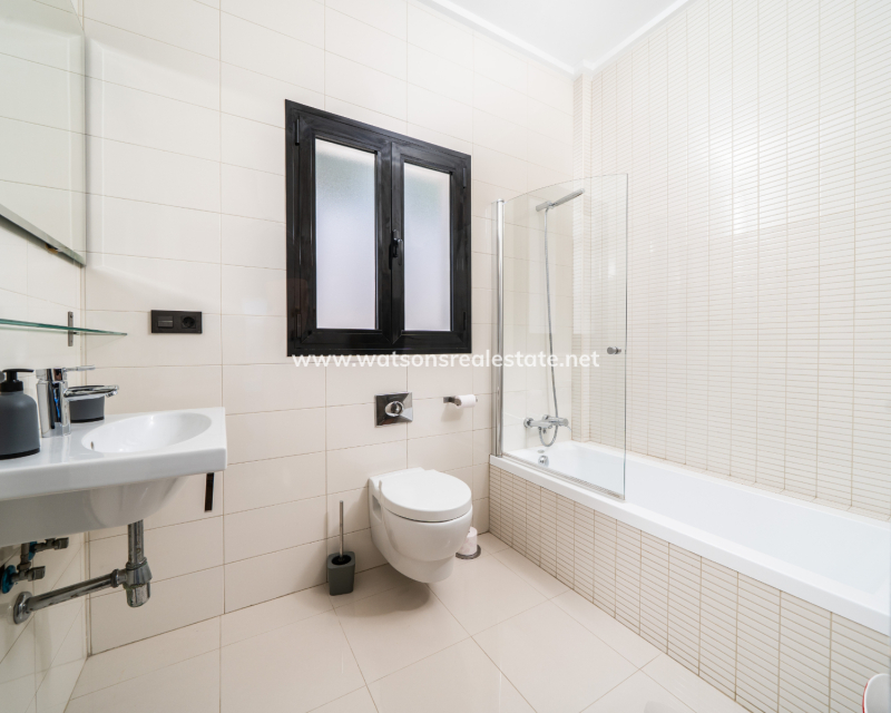 Resale - Detached - Urb. La Marina