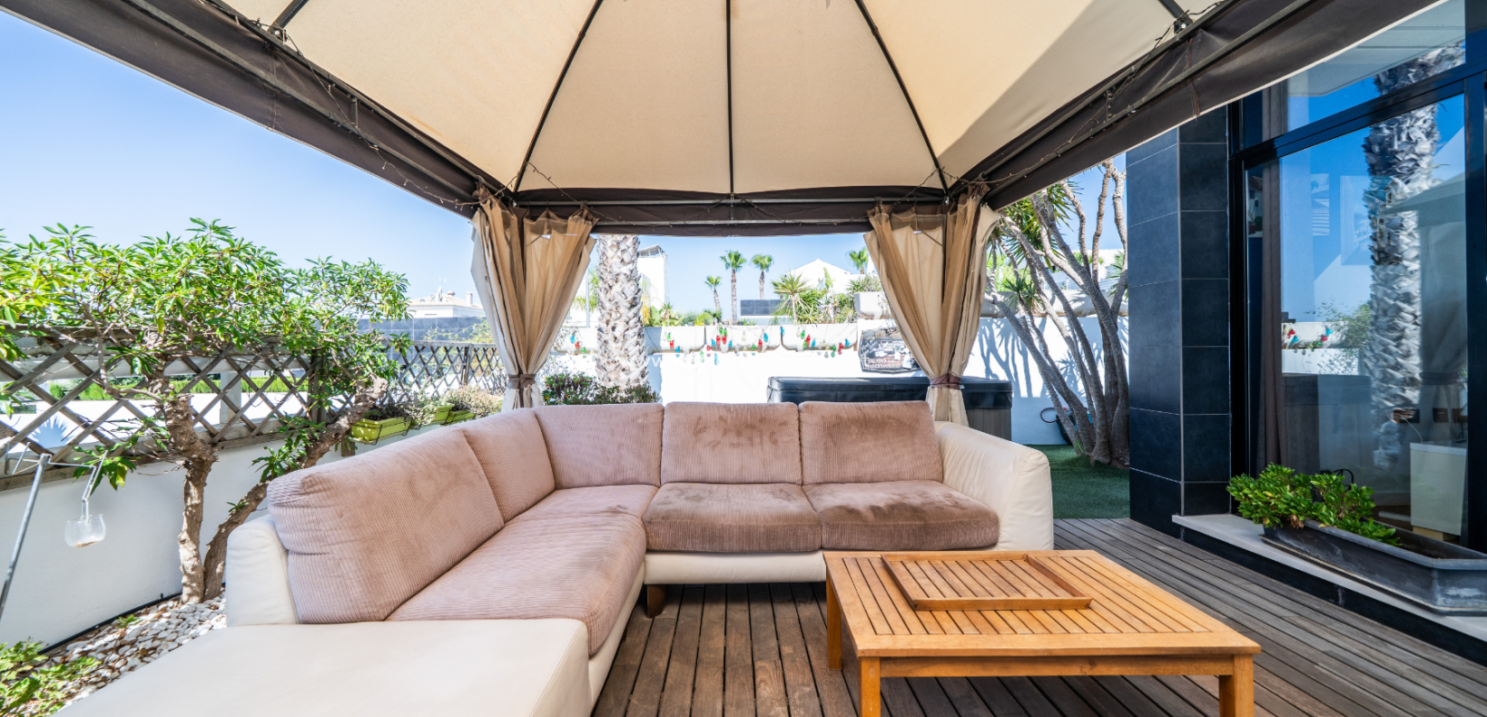 Resale - Detached - Urb. La Marina