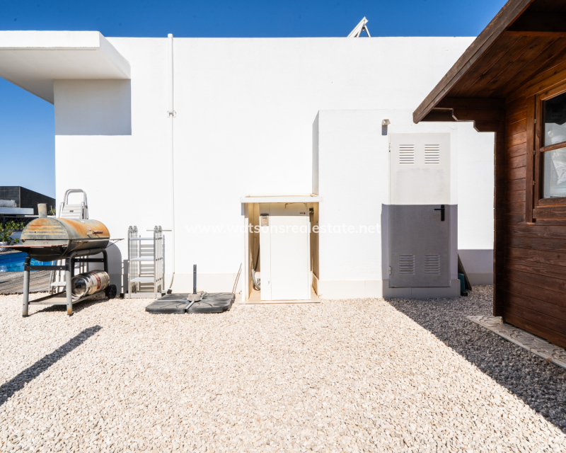 Resale - Detached - Urb. La Marina