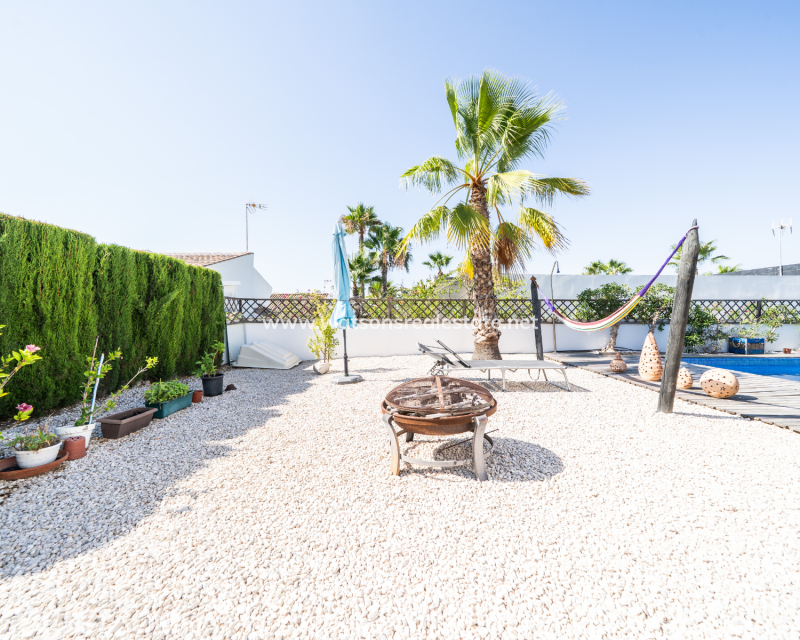 Resale - Detached - Urb. La Marina