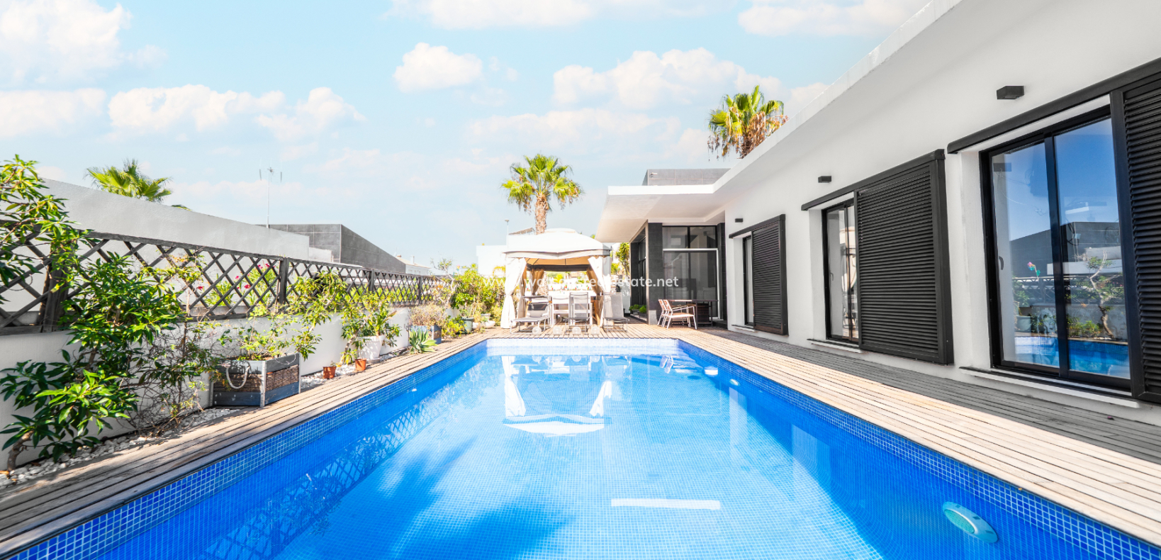 Resale - Detached - Urb. La Marina