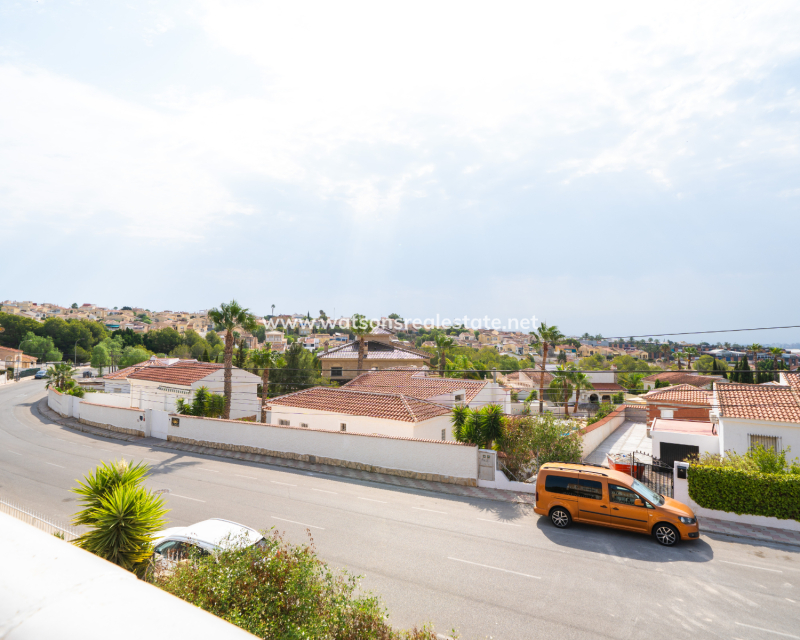 Resale - Detached - Urb. La Marina