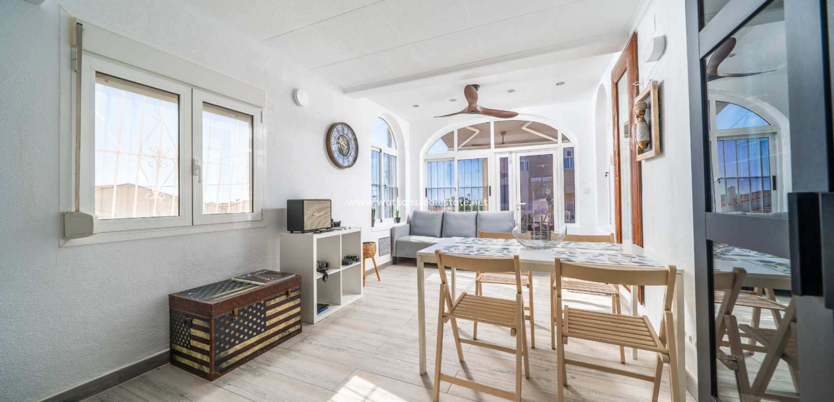 Resale - Detached - Urb. La Marina