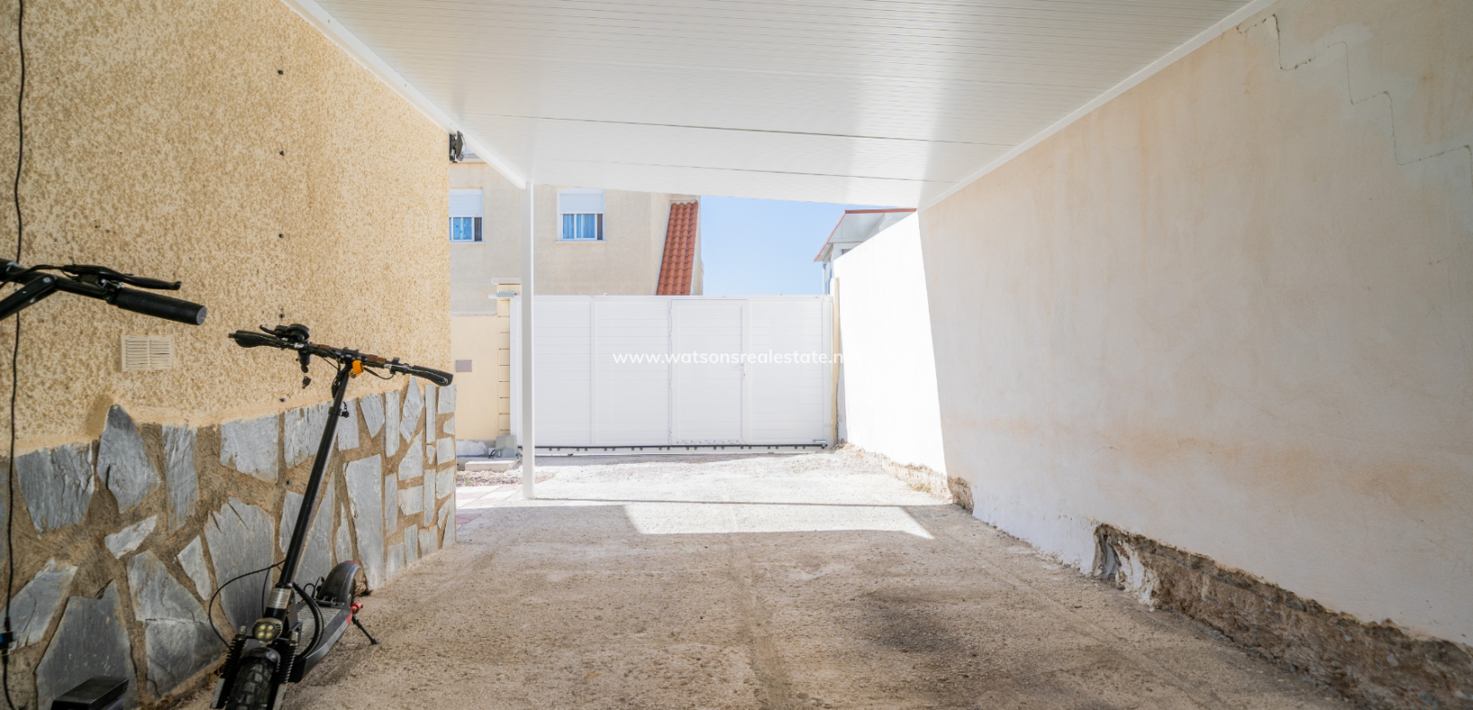 Resale - Detached - Urb. La Marina