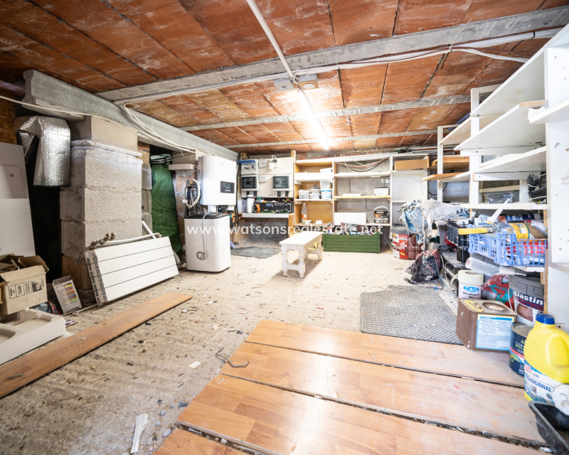 Resale - Detached - Urb. La Marina