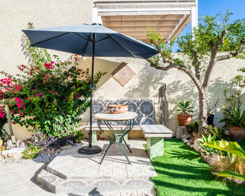 Resale - Detached - Urb. La Marina