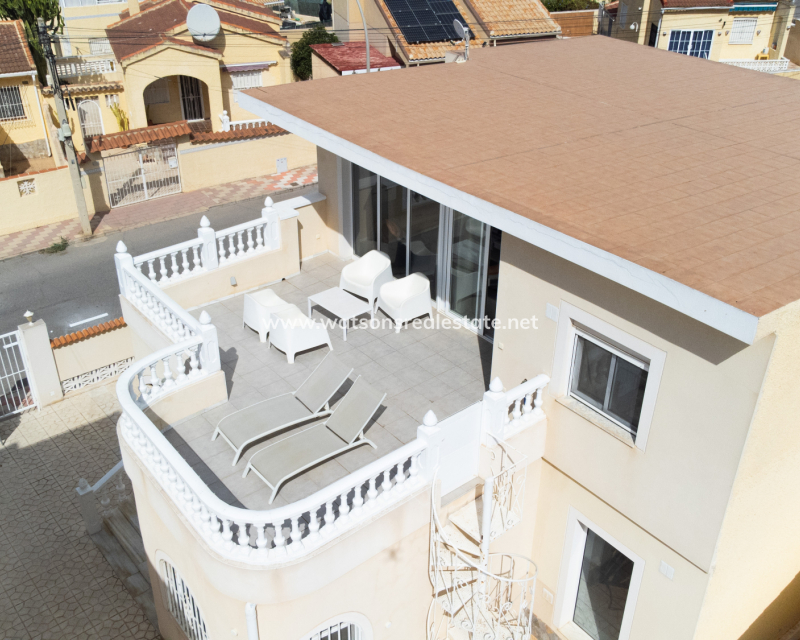 Resale - Detached - Urb. La Marina
