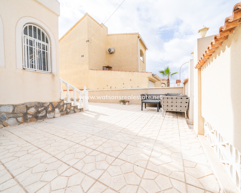 Resale - Detached - Urb. La Marina