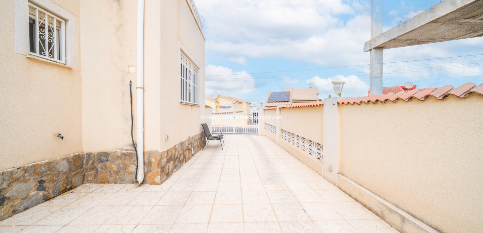 Resale - Detached - Urb. La Marina