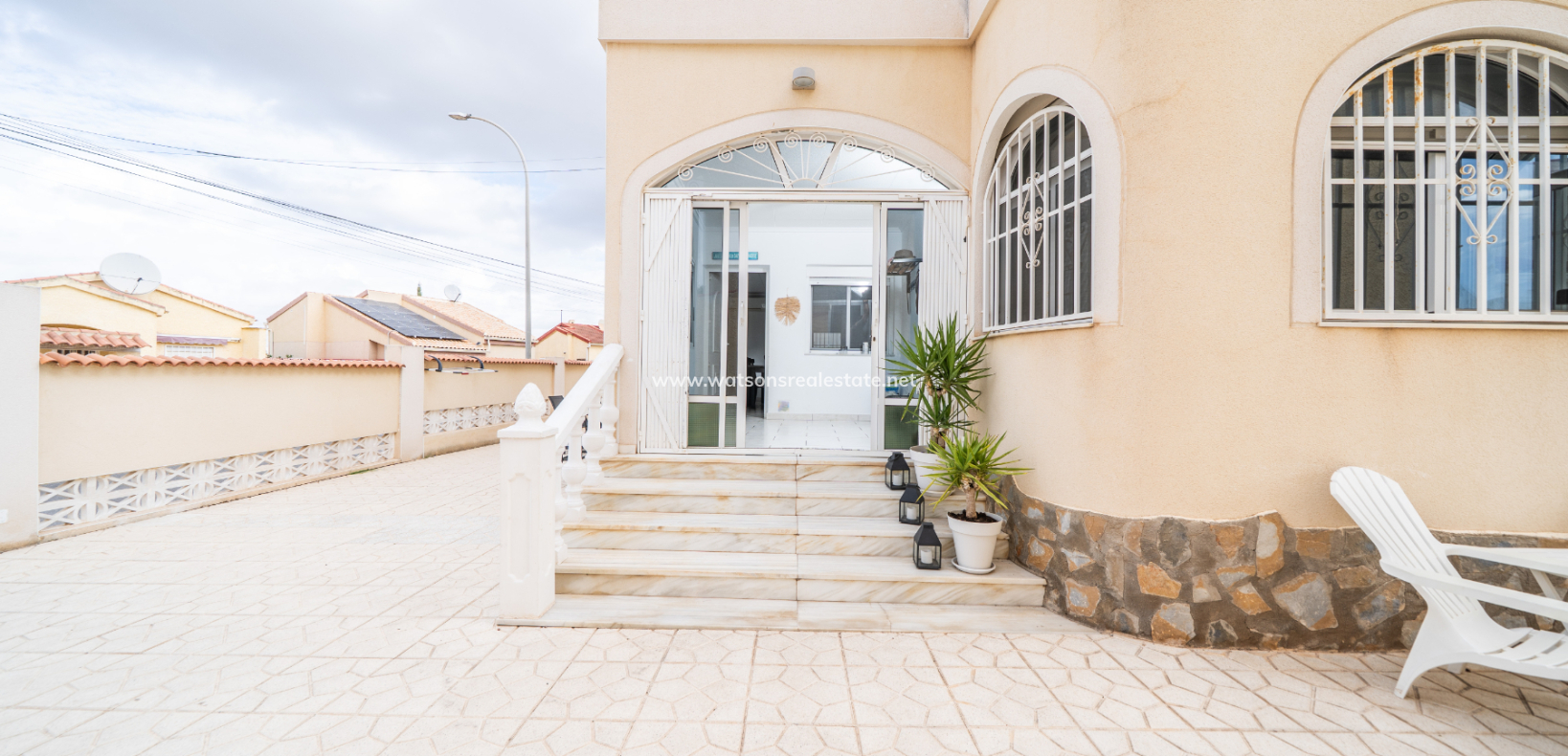 Resale - Detached - Urb. La Marina