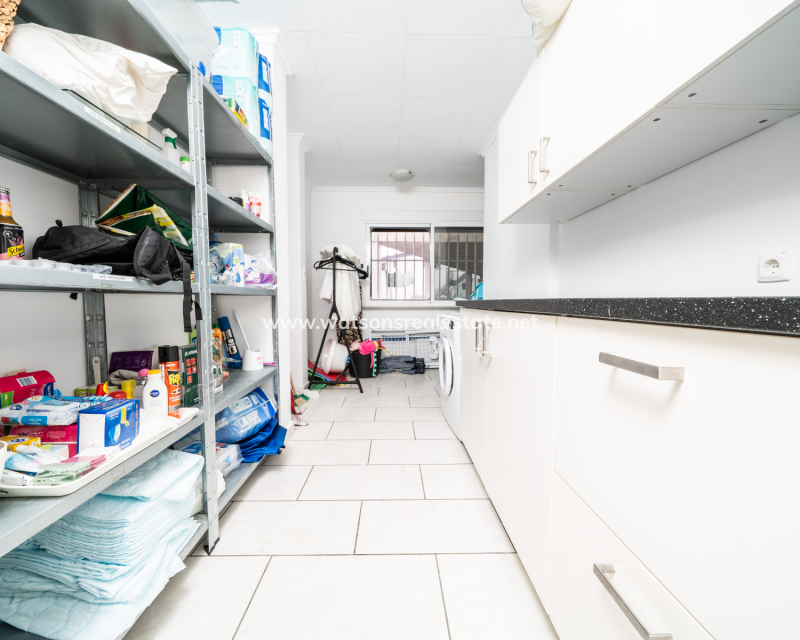 Resale - Detached - Urb. La Marina