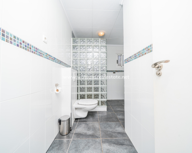 Resale - Detached - Urb. La Marina