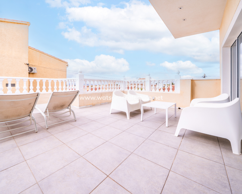 Resale - Detached - Urb. La Marina