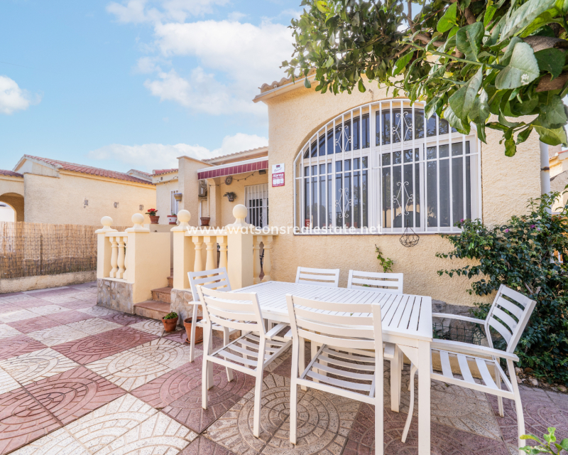 Resale - Detached - Urb. La Marina