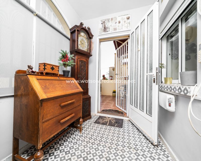 Resale - Detached - Urb. La Marina