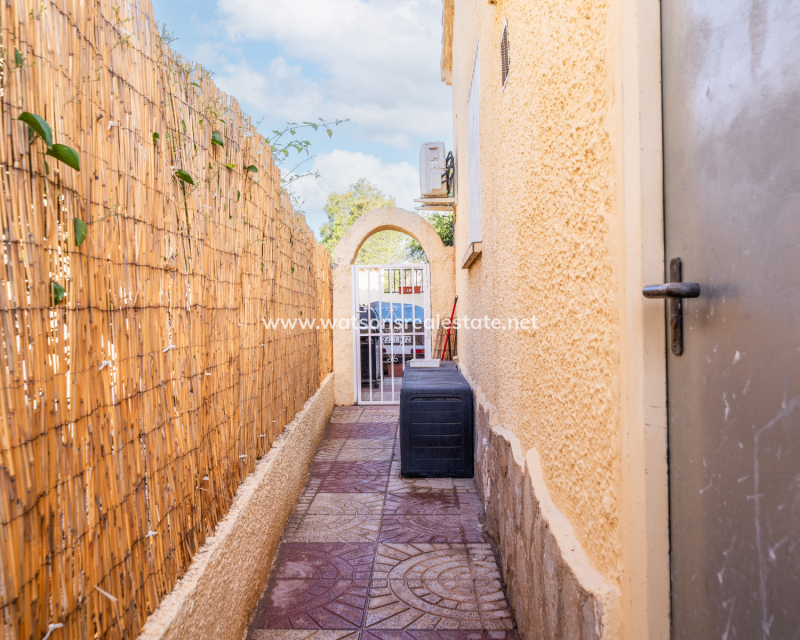 Resale - Detached - Urb. La Marina