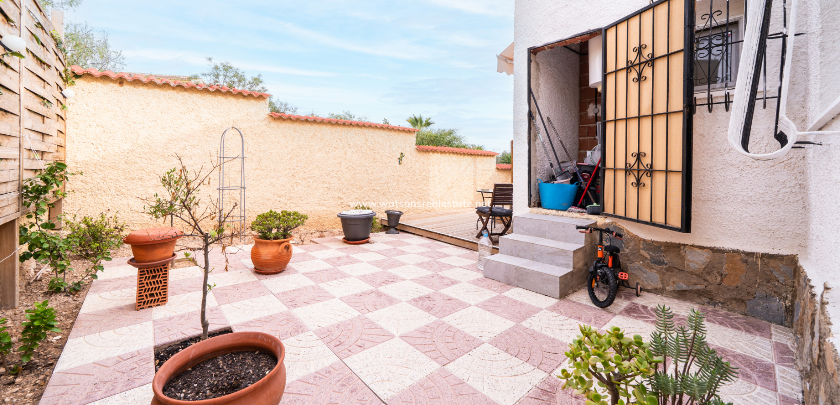 Resale - Detached - Urb. La Marina