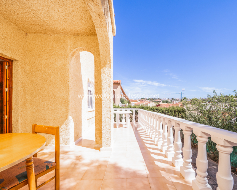 Resale - Detached - Urb. La Marina