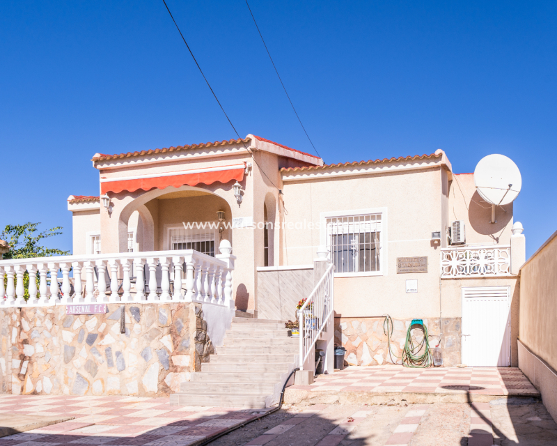 Resale - Detached - Urb. La Marina