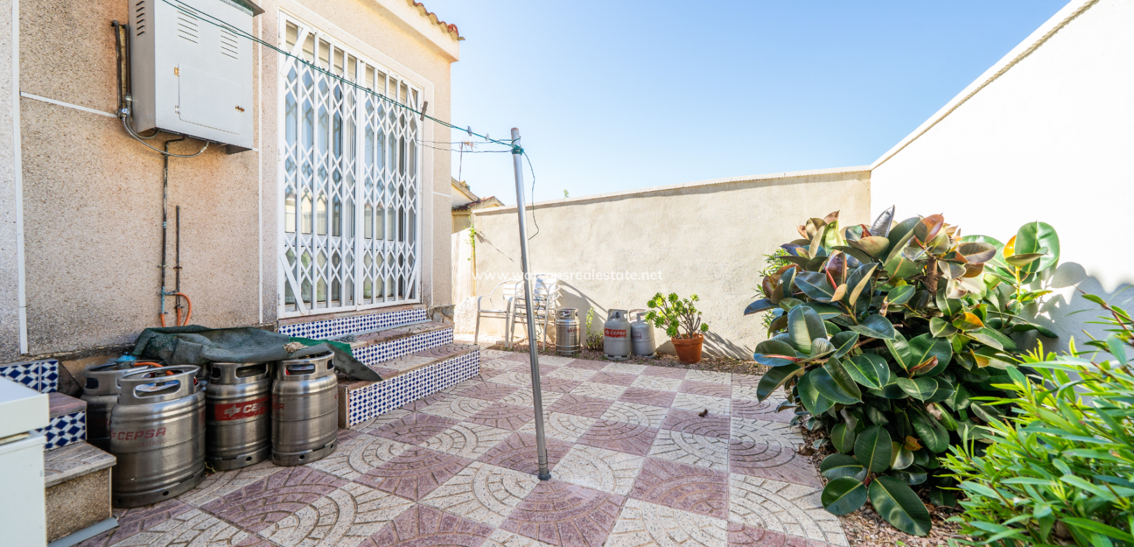 Resale - Detached - Urb. La Marina