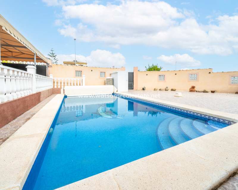 Resale - Detached - Urb. La Marina