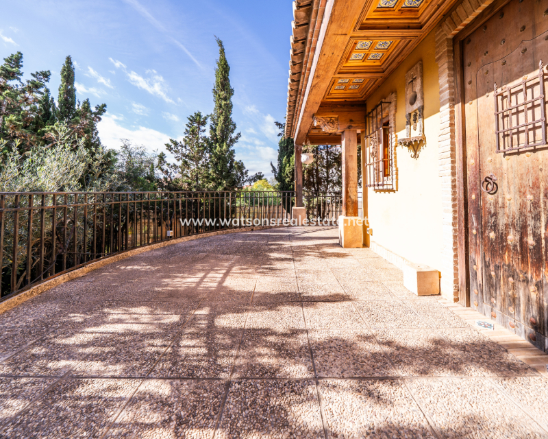 Resale - Detached - Urb. La Marina