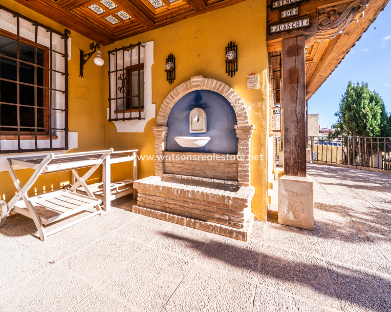 Resale - Detached - Urb. La Marina