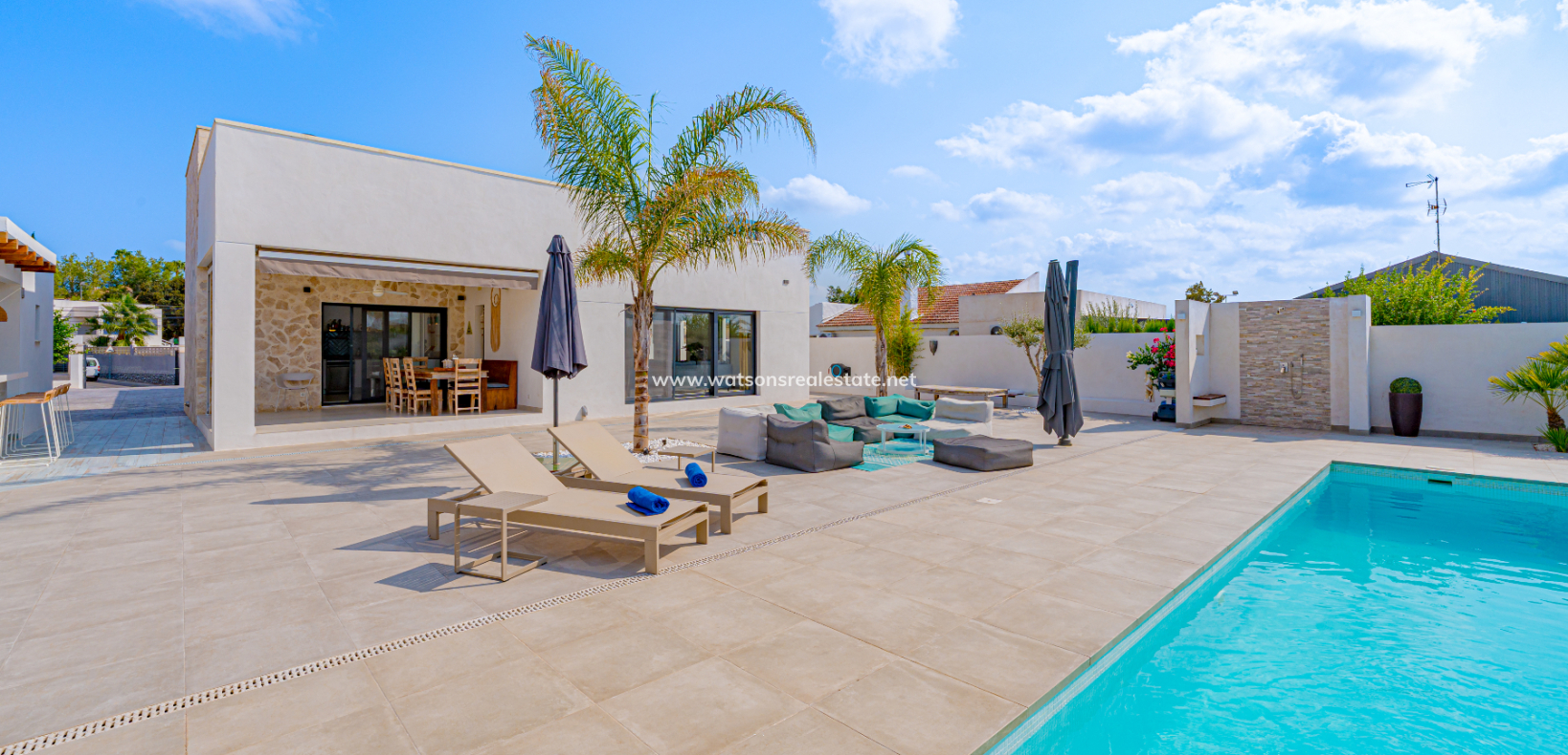 Resale - Detached - Urb. La Marina