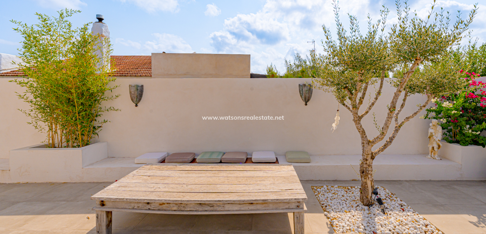 Resale - Detached - Urb. La Marina