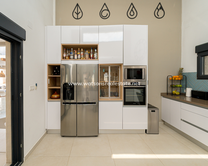 Resale - Detached - Urb. La Marina