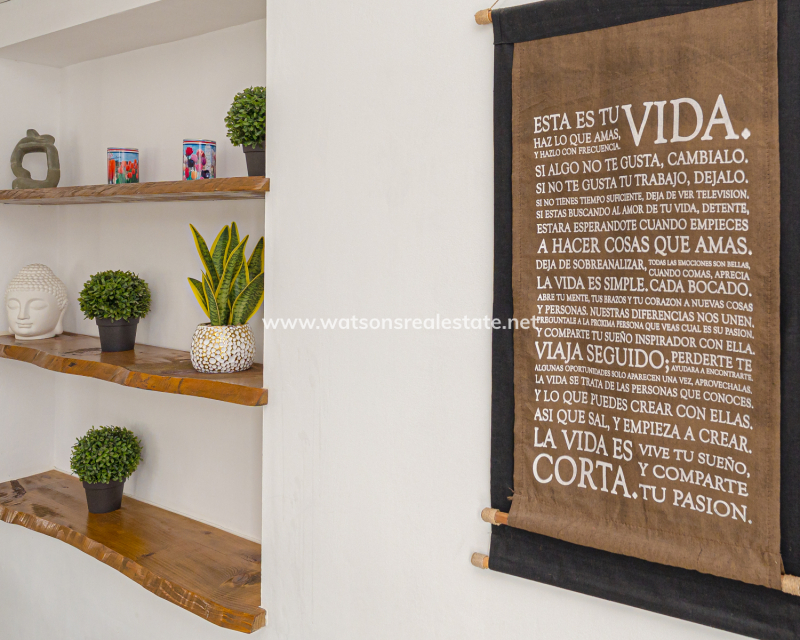 Resale - Detached - Urb. La Marina