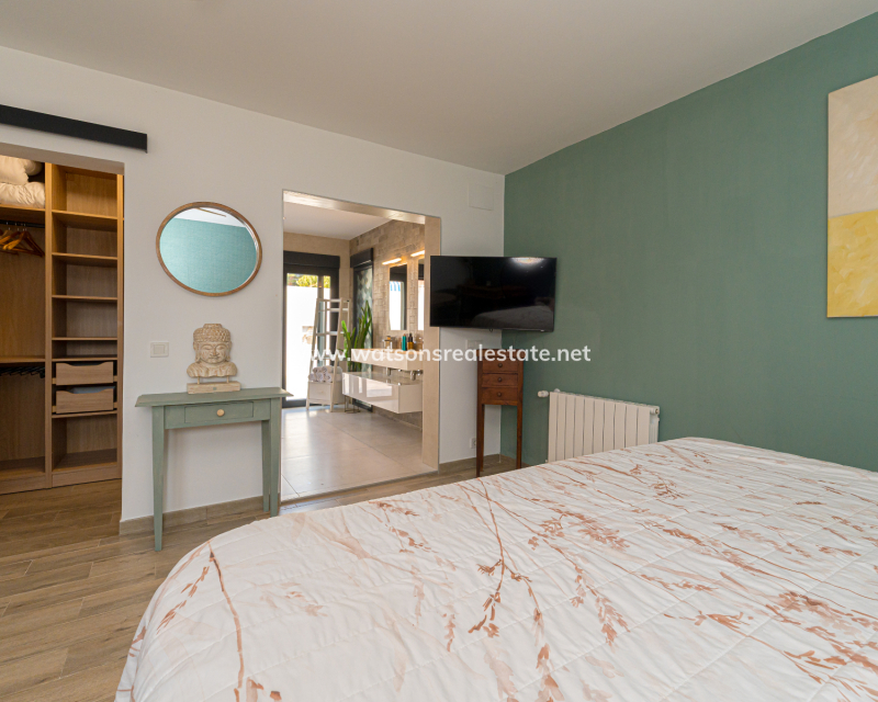 Resale - Detached - Urb. La Marina