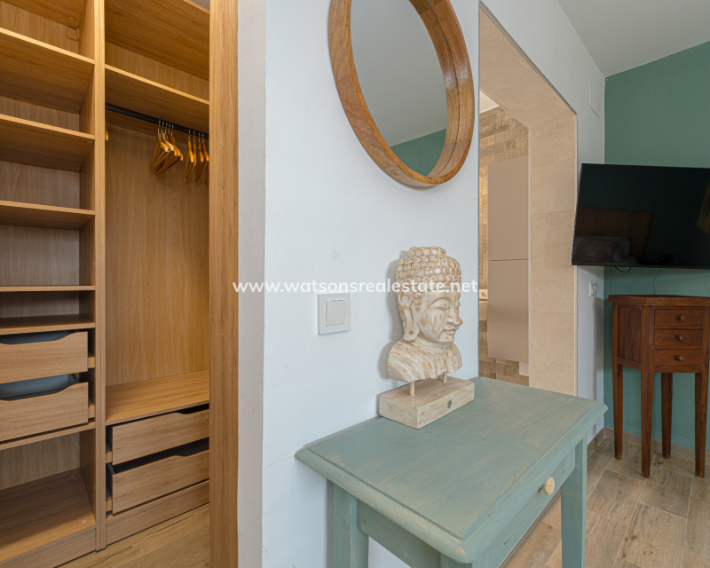 Resale - Detached - Urb. La Marina