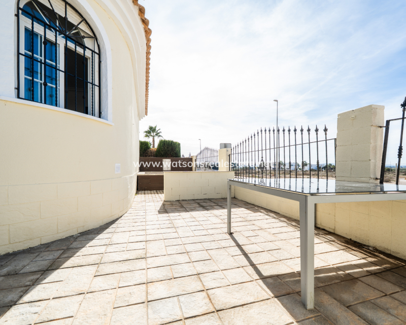 Resale - Detached - Urb. La Marina
