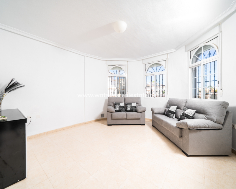 Resale - Detached - Urb. La Marina