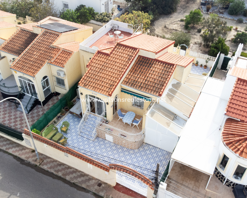Resale - Detached - Urb. La Marina