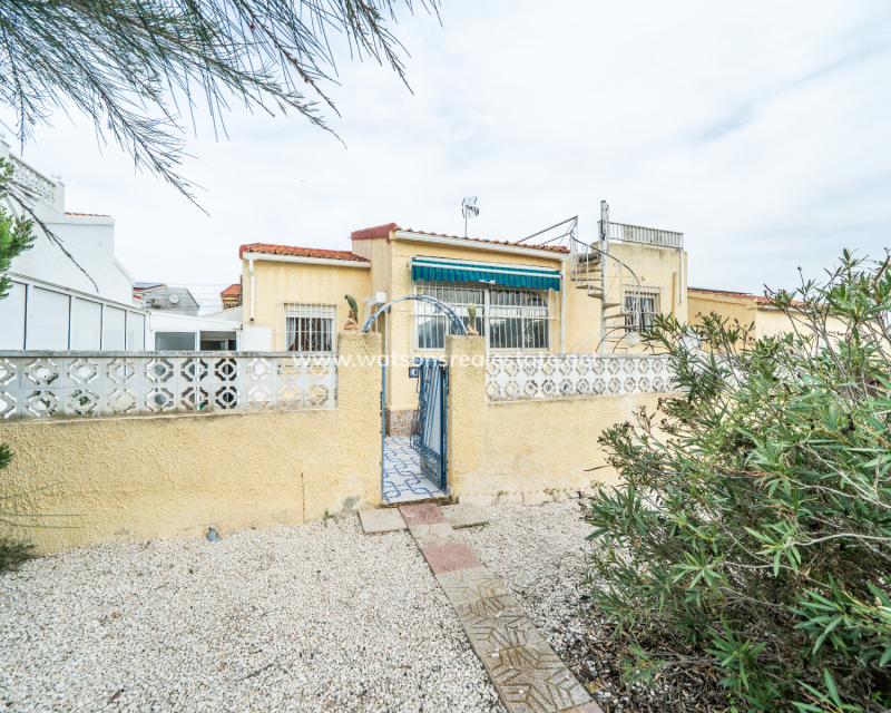 Resale - Detached - Urb. La Marina