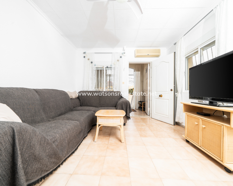 Resale - Detached - Urb. La Marina