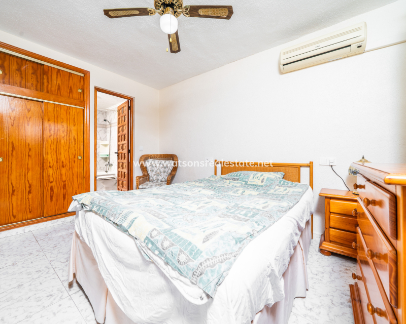 Resale - Detached - Urb. La Marina