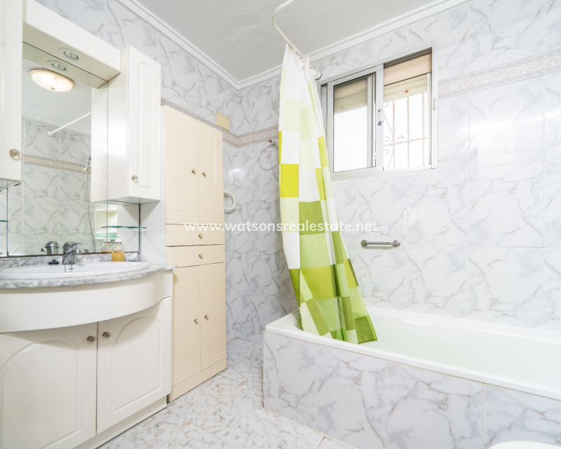 Resale - Detached - Urb. La Marina